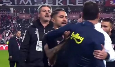 Samsun’da maç sonu olay: Mert Hakan Yandaş sahaya girip Zeki Yavru ile tartıştı