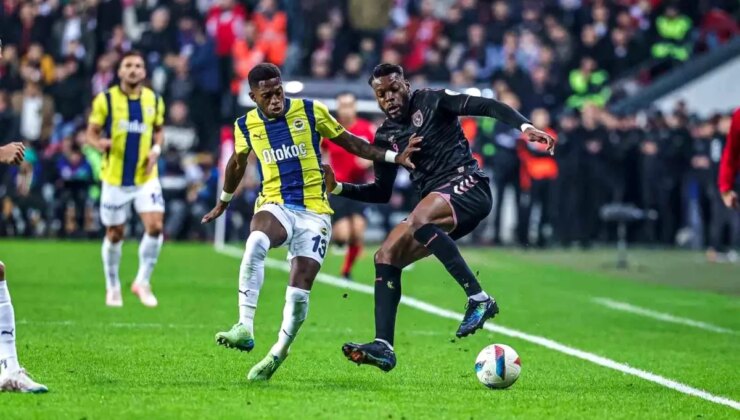 Samsunspor-Fenerbahçe Maçının İlk Yarısı 0-1 Tamamlandı