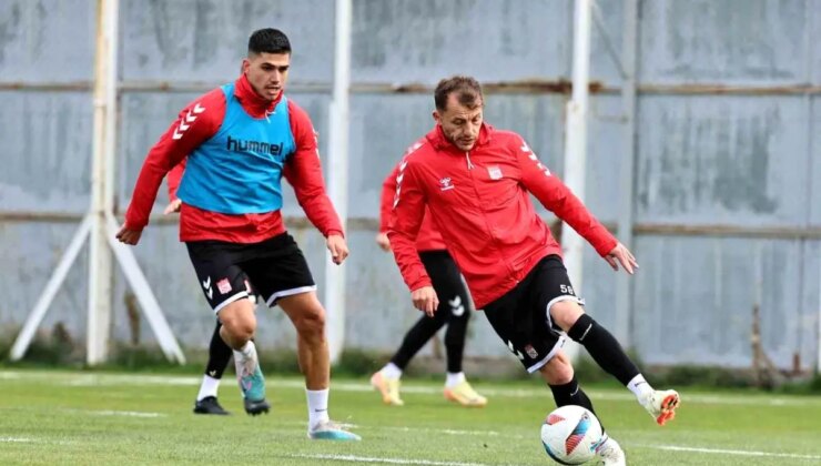 Sivasspor, Adana Demirspor Maçına Hazırlıklarını Sürdürüyor