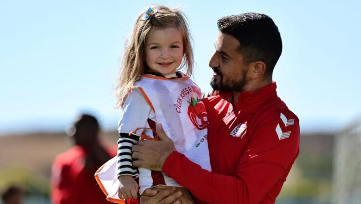 Sivasspor Antrenmanına Kreş Öğrencileri Moral Oldu
