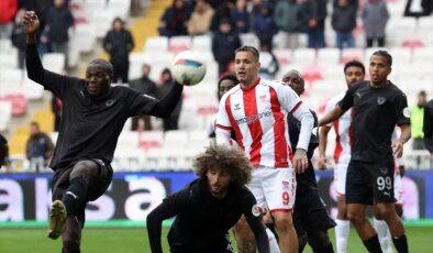 Sivasspor, Hatayspor’u 3-2 Yenerek Üst Üste İkinci Galibiyetini Aldı