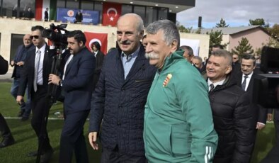 TBMM Başkanı Numan Kurtulmuş, Türk-Macar Futbol Dostluk Maçını İzledi