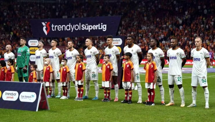 Trendyol Süper Lig: Galatasaray: 0 Alanyaspor: 0 (Maç devam ediyor)