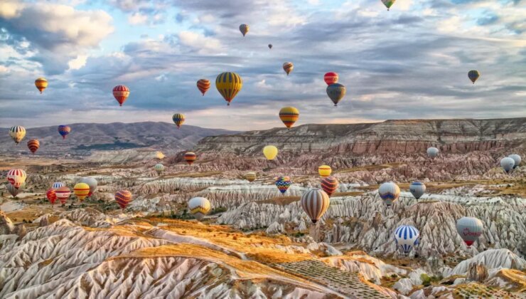 Türkiye sıcak hava balonu turizmi rekora koşuyor