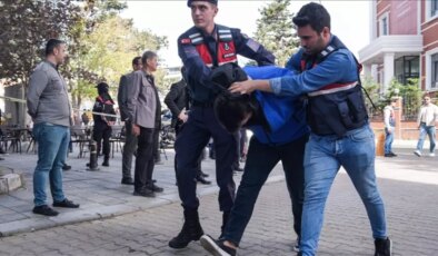 Yenidoğan çetesi: Meslekten atılan doktor ameliyat yapmış