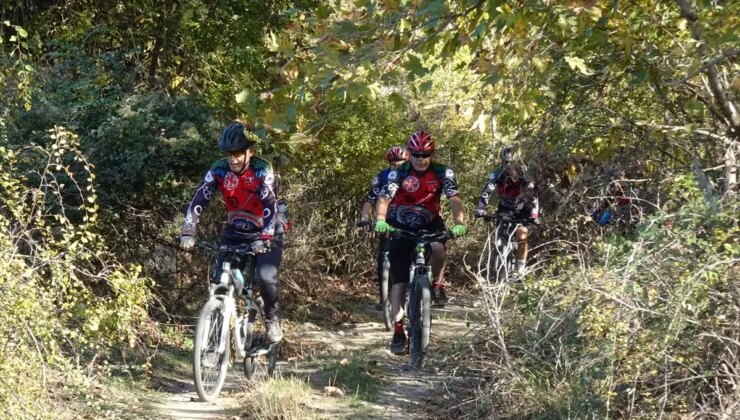 Bisiklet Sporcuları Dumanlı Dağı’nda Sonbahar Etkinliği Düzenledi