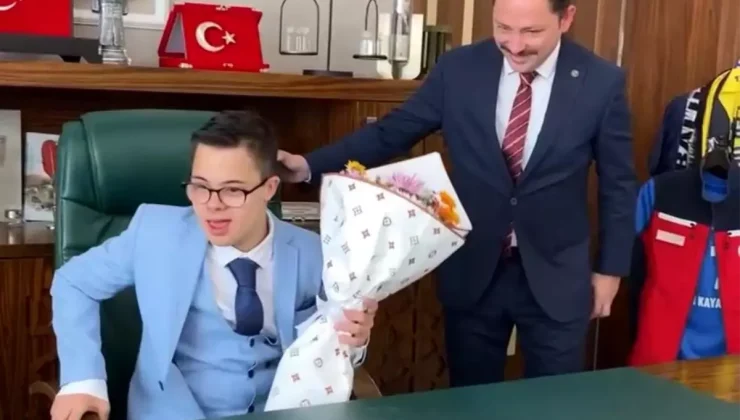 Biga Kaymakamı, 23 Nisan için makamını Down sendromlu çocuğa devretti