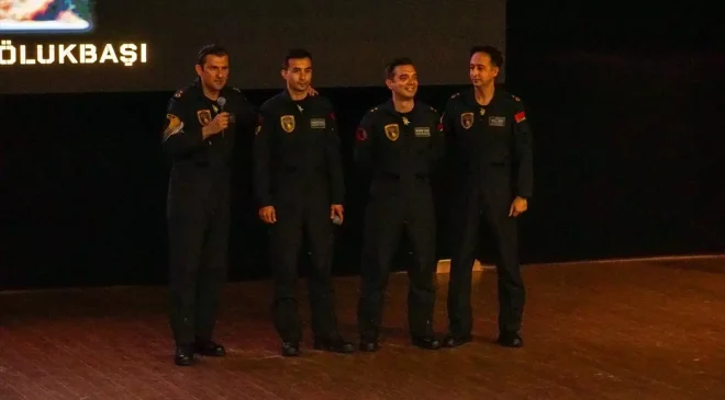 SOLOTÜRK Pilotları ÇOMÜ’de Öğrencilerle Bir Araya Geldi