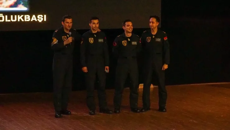 SOLOTÜRK Pilotları ÇOMÜ’de Öğrencilerle Bir Araya Geldi