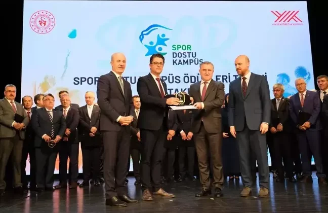 ÇOMÜ’ye “Spor Dostu Kampüs” Ödülü