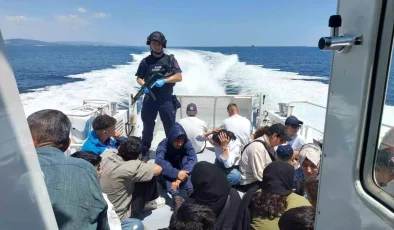 Çanakkale Gelibolu Açıklarında 51 Kaçak Göçmen ve 2 Göçmen Kaçakçısı Yakalandı