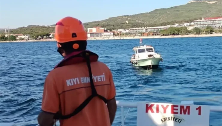Çanakkale Boğazı’nda Sürüklenen Tekne Kıyı Emniyeti Tarafından Kurtarıldı