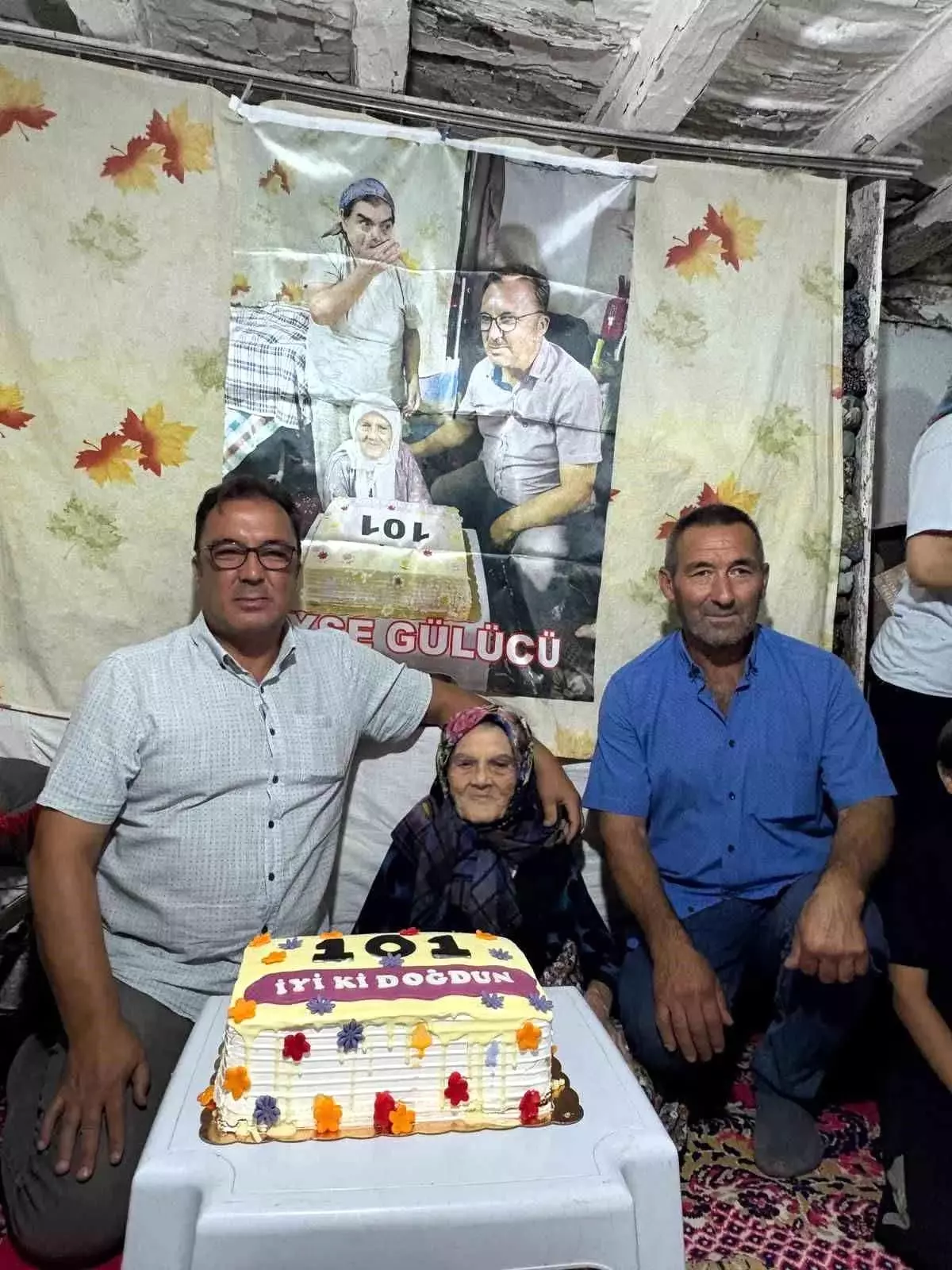 Çanakkale’de 101 Yaşındaki Ayşe Teyzeye Unutulmaz Doğum Günü Sürprizi