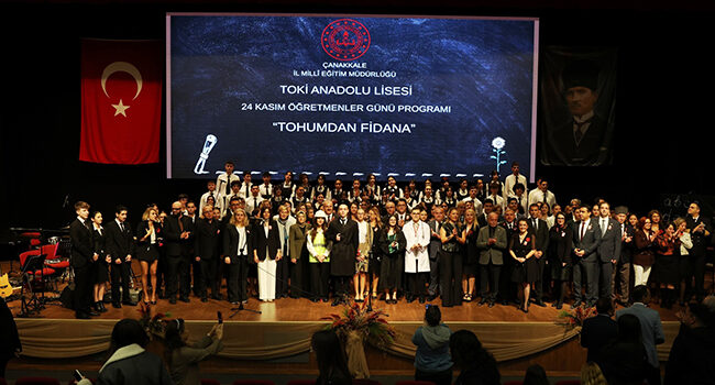 Öğretmenler Günü Programı İÇDAŞ Kongre Merkezi’nde Coşkuyla Kutlandı