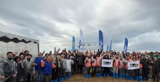 ÇANAKKALE’DE 20 BİN FİDAN DİKİLDİ: “81 İLDE 81 ORMAN” PROJESİ YENİDEN HAYATA GEÇTİ