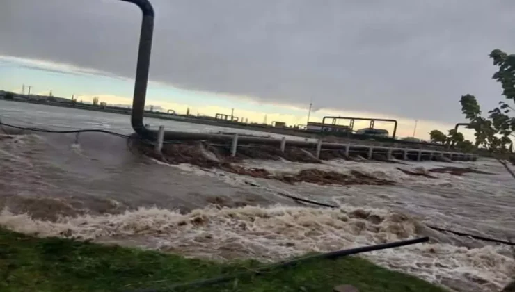 Çanakkale Ayvacık’ta Şiddetli Yağışlar Tuzla Çayı’nı Taşırdı: Tarım Arazileri Su Altında