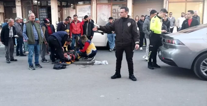 Gelibolu’da Motosiklet ve Otomobil Çarpıştı: Kaskı Olmayan Sürücü Yaralandı