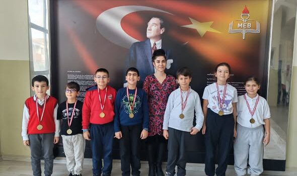 Çankaya İlkokulu Öğrencilerinden Uluslararası Matematik Olimpiyatlarında Gururlandıran Başarı