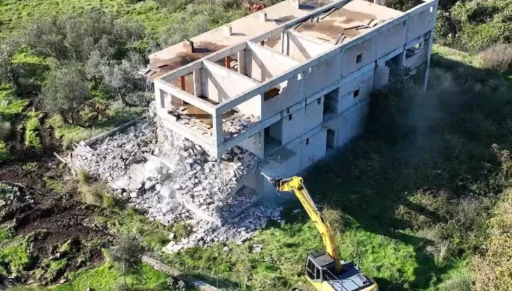 Ayvacık’ta Kaçak Yapılaşmaya Darbe: 66 Kaçak Yapı Yıkıldı