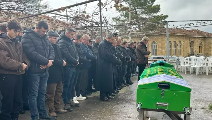 Çanakkale’de Feci Kazada Hayatını Kaybeden 5 Kişiden 2’si Toprağa Verildi