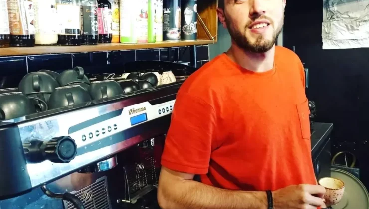 Çanakkale’de Feci Kaza: Tıra Arkadan Çarpan Otomobilin Sürücüsü Hayatını Kaybetti